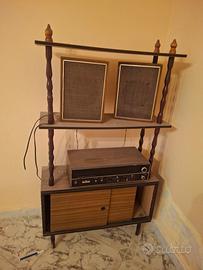 stereo antico con mobile