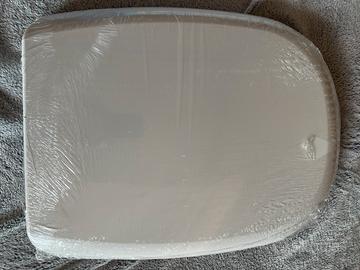 Sedile Wc nuovo in termoindurente, incellofanato.