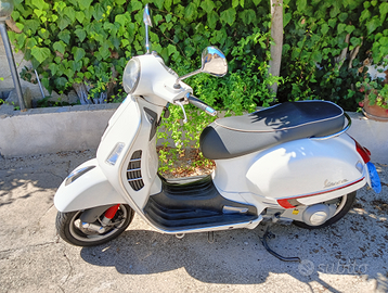 Vespa 300 Gtx