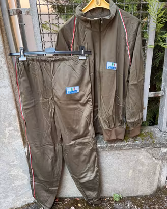 Tuta e scarpe Esercito Italiano