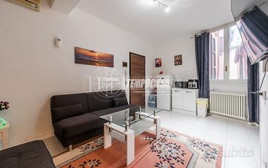 TRILOCALE LOCALE IN CENTRO STORICO IN BUONE FINITU