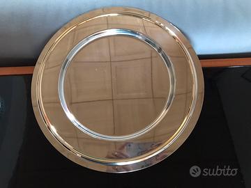 Piatto in acciaio