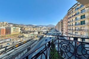 4 LOCALI A GENOVA