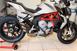 MV AGUSTA BRUTALE 800