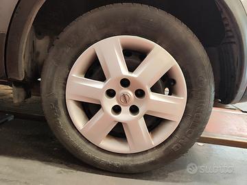 cerchi e gomme Nissan Qashqai anno 2011