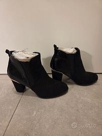 STIVALETTI TACCO 8 CAMOSCIO NERO