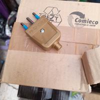 scatola con 50 spine elettriche 