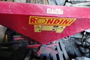 Spandiconcime Rondini 300 L