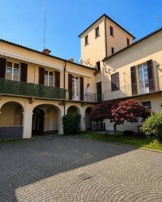 Appartamento di 150 m² con 4 locali e box auto a C