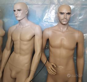 Manichini uomo modello realistico 