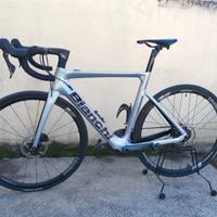 Bici da corsa bianchi aria e-road