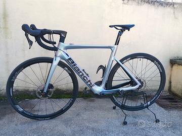 Bici da corsa bianchi aria e-road