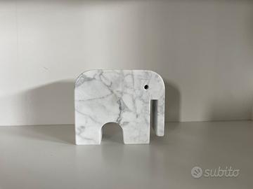 Elefante in marmo
