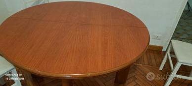 Tavolo in legno ovale