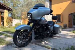 H-D Street Glide Special 114