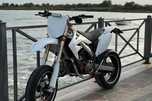 HM CRM 125