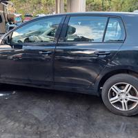 VOLKSWAGEN GOLF 2012 SOLO PER RICAMBI
