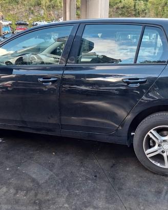 VOLKSWAGEN GOLF 2012 SOLO PER RICAMBI