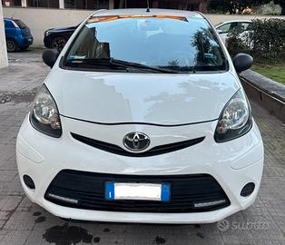 Toyota Aygo 1.0 VVT-i 5 porte Apple carplay