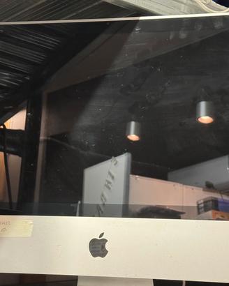 3 Apple Mac 