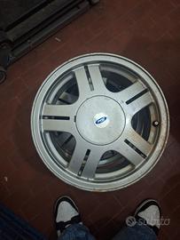 cerchi in lega 15 originali Ford Fiesta 4 fori 6J 