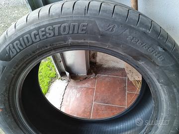 Pneumatici Estivi 225 55 R18