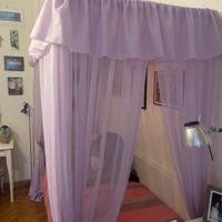 Letto con baldacchino