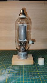 Valvola RCA 8000