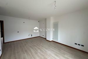 RIFERIMENTO LLA4 - APPARTAMENTO RISTRUTTURATO IN