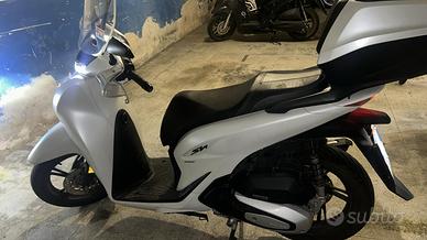 SCOOTER  SH 150