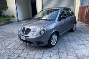 Lancia Ypsilon 1.3 MJT 75 CV Unyca