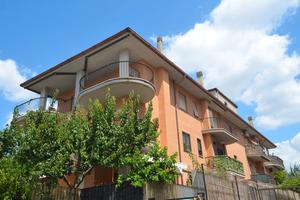 Recente costruzione con due balconi-terrazzati