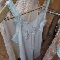 Sottovesti e abiti da donna