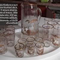 raro e antico servizio di bicchieri