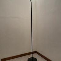 Lampada da terra orientabile e dimmerabile