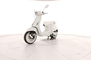 VESPA JUSTIN BIEBER x VESPA 50 E5 N10998