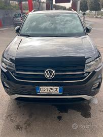 Wolkswagen modello T-Cross cilindrata 1000