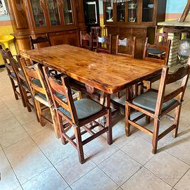 Tavolo in legno di ginepro e 10 Sedie in legno