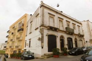 Negozio a Martina Franca, 6 locali