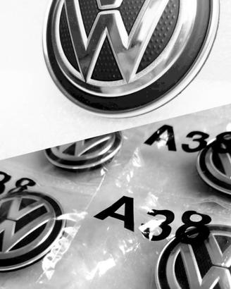 volkswagen 4 copri mozzo originali da 66.Nuovi