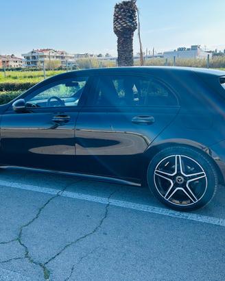 Mercedes A180d Premium AMG – Pari al Nuovo