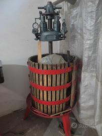 Torchio idraulico con carolla