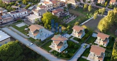 Villa di 160 m² con 5 locali a Aci Bonaccorsi