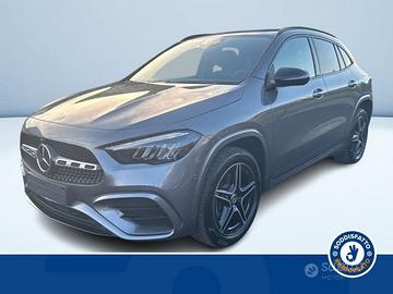 Mercedes-Benz GLA 250 E PLUG-IN HYBRID AUTOMA...