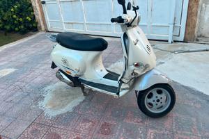 Vespa piaggio anno 2001 25000km