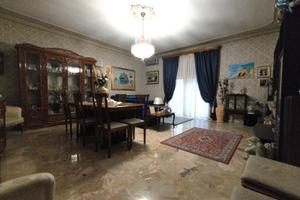 Luminoso appartamento 212mq più box auto