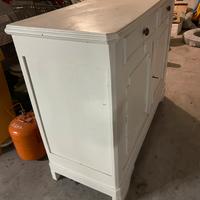 Cassettone in legno in stile shabby
