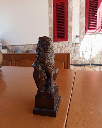 Scultura leone in bronzo 