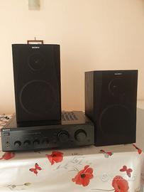 Amplificatore Sony con casse acustiche