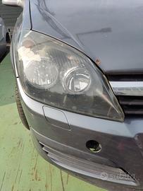 Proiettore destro OPEL ASTRA H del 2006